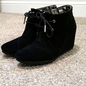 Toms black wedge booties